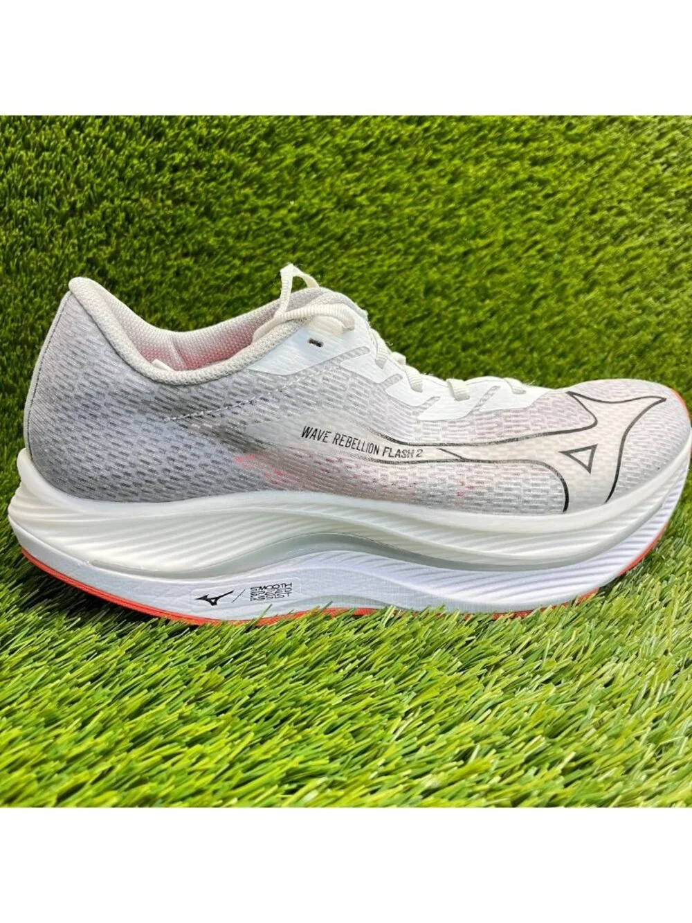Mizuno Wave Rebellion Flash 2 Mens Size 10.5 White Gray Running Shoes Sneakers